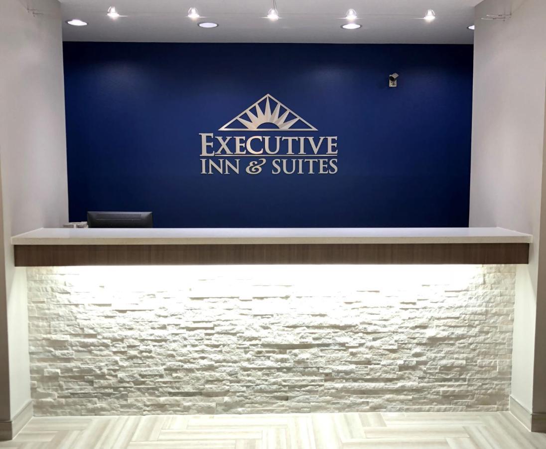 Executive Inn And Suites Joaquin Buitenkant foto