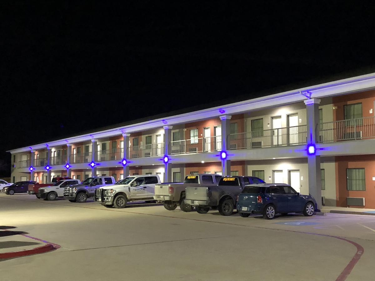 Executive Inn And Suites Joaquin Buitenkant foto